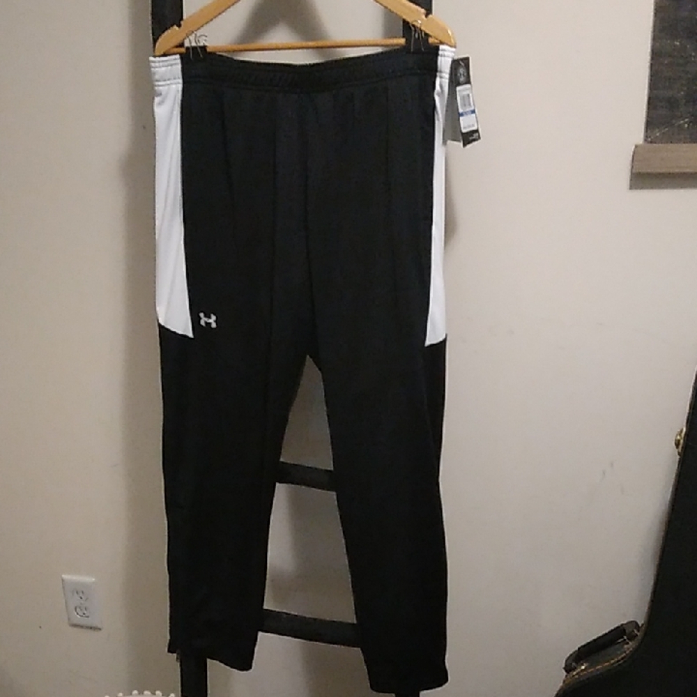 Under Armour Loose Fit Jogger Pants NWT